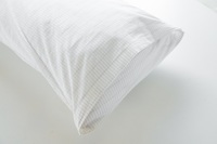 Taie d'oreiller de mise à la terre en 95% coton et 5% argent, avec revêtement en argent pur et fibres d'argent, dotée d'un bouton-pression de mise à la terre