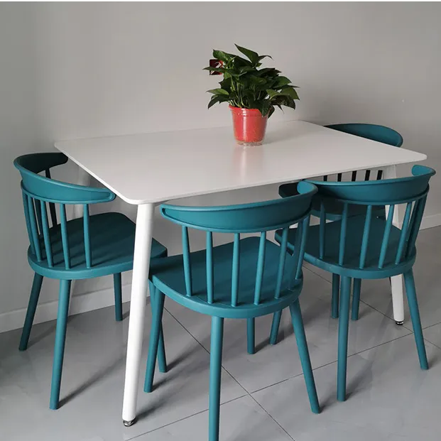 Mojia Patio Tuinmeubelen Glazen Tafel Plastic Balkonstoelen Set Combinatie Binnenplaats Coffeeshop Modern Minimalistisch