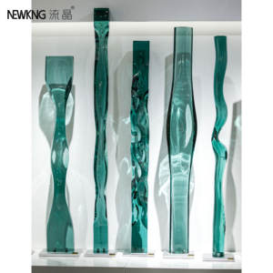 NEWKNG ผู้ผลิตงานศิลปะคุณภาพสูง รูปปั้นอะคริลิกใสสีเขียว (ไม่ใช่เรซิ่น) งานศิลปะตั้งพื้นแนวตั้งสำหรับสถานที่หรูหรา - Product Image 4