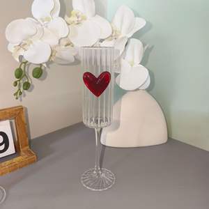Vasos de Vidrio de Borosilicato Alto con Forma de Corazón para Vino y Champán - Product Image 4