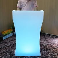 Réception moderne et lumineuse pour la réception de l'hôtel, du bar, du restaurant-Bureau d'accueil créatif transfrontalier à forte valeur ajoutée pour les clients