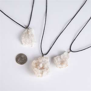 Позолоченное ожерелье из натурального грубого хрусталя - Product Image 1