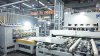 Plafond extérieur léger en composite bois-plastique pour les constructeurs, design personnalisé
