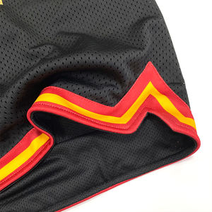 Pantalones Cortos de Baloncesto Retro de Malla Sublimados Personalizados al por Mayor, Transpirables, con Logotipo Bordado Estampado y Bolsillo - Product Image 5