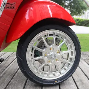 Roue de moto de moto forgée en aluminium de 12 pouces personnalisée en usine pour accessoires de moyeu de jante de roues Sprint Primavera 150 CC