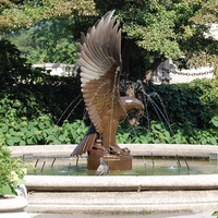 Sculpture de fontaine en bronze homme Prométhée, grande taille, personnalisable, pour jardin extérieur, en métal, fabriquée par fonderie d'art en bronze par procédé de moulage à la cire perdue