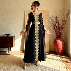 อาบายะห์โพลีเอสเตอร์คุณภาพพรีเมียมสำหรับสตรีมุสลิม ชุดเดรสเรียบหรู สง่างาม รับผลิตตามสั่ง ขายส่ง ผู้จัดจำหน่ายสไตล์ตะวันออกกลาง - Product Image 4