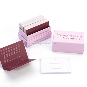 <span class=keywords><strong>Jeu</strong></span> de cartes pour démarrer des conversations profondes pour les couples dans une boîte de haute qualité avec couvercle amovible, <span class=keywords><strong>jeu</strong></span> de société pour renforcer l'intimité entre partenaires - Product Image 1