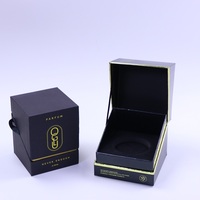 Boîte d'emballage en carton noir avec couvercle rabattable incliné, design personnalisé, avec logo estampé à l'or pour bougie de 50 ml ou bougies de soja