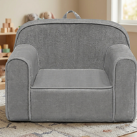 Un canapé pour tout-petits à une place, conçu pour la sieste, les jeux et le sommeil.
