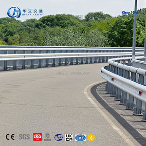 道路使用のための高速道路3波ガードレール波形鋼柱農村道路金属ガードレールパネル - Product Image 2