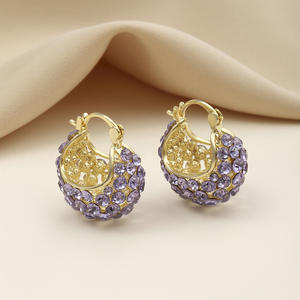 Boucles d'oreilles tendance en forme de U pour femme, violettes, style panier, super brillantes, de luxe léger, cadeau, 18K - Product Image 4