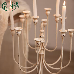 Candelabro Romántico Francés, Adorno Decorativo de Hierro Vintage, Base Cuadrada, Accesorio para Fotografía de Bodas, Color Blanco Claro - Product Image 2