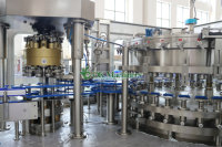 Machine de remplissage automatique de CO2 pour boissons gazeuses, machine de remplissage de canettes de boissons gazeuses, ligne de production de remplissage d'eau gazeuse