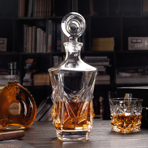 Vente en gros d'usine NOVARE Ensemble de carafes à <span class=keywords><strong>whisky</strong></span> en cristal sans plomb de 950 ml avec boîte personnalisée, usage domestique, style bohème - Product Image 1