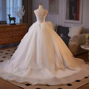 Vestidos de Novia de Satén sin Tirantes <span class=keywords><strong>con</strong></span> Falda de Tul <span class=keywords><strong>con</strong></span> Volantes y Pétalos, Estilo Princesa, <span class=keywords><strong>para</strong></span> <span class=keywords><strong>Bodas</strong></span> en el Jardín - Product Image 2