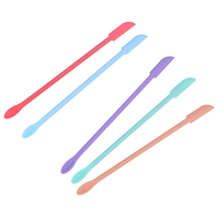 Lot de spatules et grattoirs en silicone pour cosmétiques, 4 pièces, résistantes à l'eau, respectueuses de la peau, outils de maquillage à petite pointe pour usage domestique et lèvres