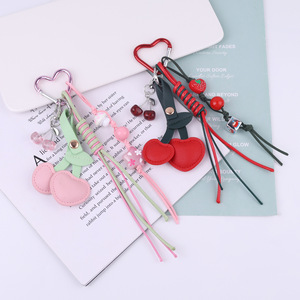 Porte-clés pendentif bijou en cuir rose en forme <span class=keywords><strong>de</strong></span> cœur et d'étoile, avec corde tressée et perles acryliques, breloque cerise pour sac - Product Image 1
