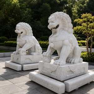 Coppia di Statue di Leoni in Marmo, Grandi Sculture Guardiane in Pietra per Ingresso Villa o Cancello - Product Image 4