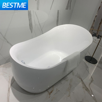 Baignoire autoportante en acrylique à vidange centrale, design blanc épuré, pour usage familial en hôtel, style européen, pour salle de bain et spa