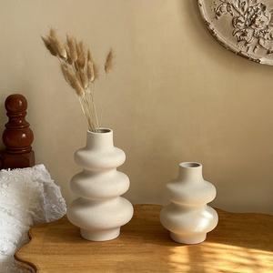 <span class=keywords><strong>Vase</strong></span> à crème en porcelaine <span class=keywords><strong>pour</strong></span> salon abstrait nordique moderne fleur décorative Vases en céramique blanche <span class=keywords><strong>pour</strong></span> <span class=keywords><strong>pampa</strong></span> herbe fleurs séchées - Product Image 5