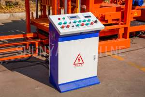 Machine à blocs de béton creux entièrement automatique QTJ4-25, 31 ans de tradition d'usine, avec types de briques personnalisés, fabriquée en Chine - Product Image 4