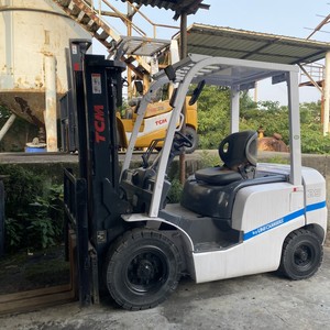 Chariot élévateur diesel TCM FD25, capacité 2500 kg, technologie japonaise, force de levage élevée, mât 3-4,5 m, manutention de matériaux lourds - Product Image 6
