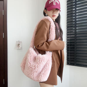 Mode hiver femmes doux en peluche sacs à bandoulière Faux laine d'agneau dames sac à bandoulière grande capacité femme fourrure - Product Image 1