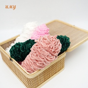 Fil A Crocheter Hilos de ganchillo Poliéster <span class=keywords><strong>Chenille</strong></span> Hilo de terciopelo Hilo de ganchillo <span class=keywords><strong>Lana</strong></span> al por mayor a granel para tejer y accesorios - Product Image 1