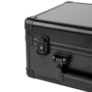 Étui de protection en alliage d'aluminium de qualité supérieure avec insert en mousse et fermeture à clip pour le rangement des cartes - Product Image 2