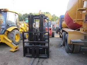 מחיר נמוך בשימוש מלגזה tcm fd30t באיכות טובה tcm fd30 fd50 fd70 fd80 fd100 fd150 fd160 fd160 גובה 3-6 מ 'גובה 4 גלגל במלאי - Product Image 4