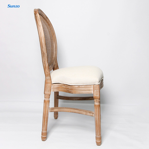 <span class=keywords><strong>Chaise</strong></span> <span class=keywords><strong>de</strong></span> banquet empilable <span class=keywords><strong>de</strong></span> style <span class=keywords><strong>Louis</strong></span> <span class=keywords><strong>XVI</strong></span> français, en bois massif avec dossier en rotin, pour événements et mariages, vente en gros à prix réduit - Product Image 6