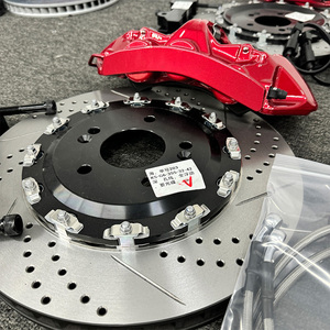 ชุดเบรกสมรรถนะสูงแบบ 6 พอต รุ่น <span class=keywords><strong>GT6</strong></span> สำหรับรถยนต์เฉพาะรุ่น พร้อมคาลิปเปอร์ จานเบรก และโรเตอร์ - Product Image 4