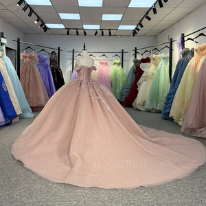 6754 Vestidos de Quinceañera Rosa con Patrón de Encaje Brillante para Mujer - Product Image 3