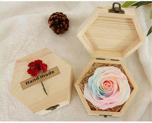 Petit maillon de chaîne personnalisé pin inachevé cadeaux de mariage faveurs mystère stockage organisateur hexagone boîte en bois avec couvercle à charnière - Product Image 4