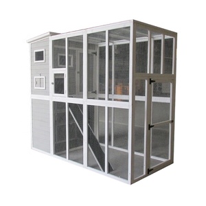 Casa de gato grande de madera para exteriores, con gran carrera para jugar, área de condominio para dormir - Product Image 1