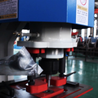 Nouvelle machine de ferronnier hydraulique multifonctionnelle en tôle CNC