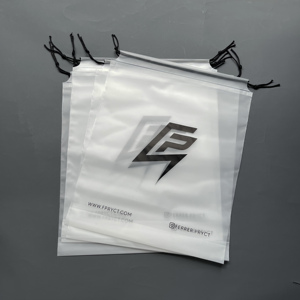 Sac à cordon personnalisé en CPE mat avec logo imprimé, pochette à cordon en plastique givré pour l'emballage de vêtements et de chaussures - Product Image 4