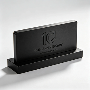 Adorno Metálico de Escritorio de Alta Gama para Oficina, Letrero de Aluminio Personalizado Anodizado en Negro, Dorado y Gris, Regalo Anual para Empresas - Product Image 3
