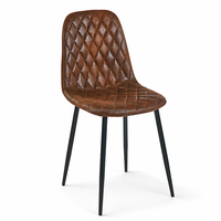 Chaise de salle à manger moderne en cuir matelassé avec dossier incurvé et pieds en métal noir - Chaise d'appoint ergonomique résistante aux taches pour la maison