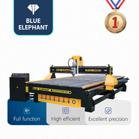 Routeur CNC de grande taille de qualité 1325 1530 2030 Routeur de découpe automatique du bois Machine de fraisage CNC à 3 axes pour le bois 2000x3000 au Vietnam
