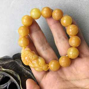 Pulsera Pixiu de Resina Imitación Jade, Amuleto de Buena Suerte y Riqueza, Color Amarillo Oscuro, Venta al Por Mayor - Product Image 5