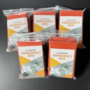 Sac de survie d'urgence toutes saisons, sac de couchage orange en PE, 210x90cm, coupe-vent, pour la survie en plein air - Product Image 1