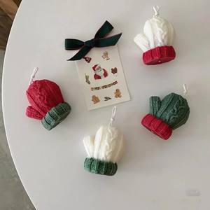 Décorations pour la maison de Noël Cadeaux de fantaisie Gants en peluche et bougies parfumées - Product Image 3
