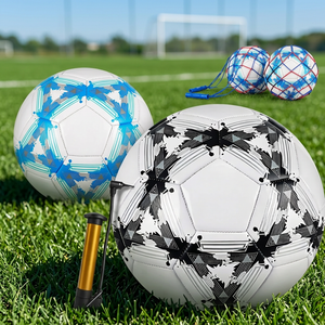 Ballon de football personnalisé en gros, motif étoile noir et blanc classique, taille 5, cousu à la machine, durable, pour entraînement et matchs d'équipe - Product Image 3
