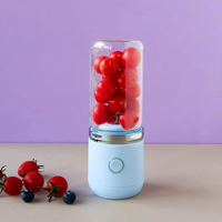 Hoge kwaliteit oplaadbare persoonlijke mini smoothie maker draagbare blender voor kamperen en het maken van fruitsap