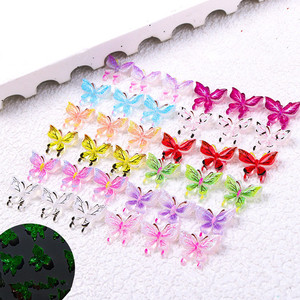 Nouveauté : 50 pièces/sac, breloques 3D papillon pour nail art, papillons colorés lumineux pour nail art - Product Image 4