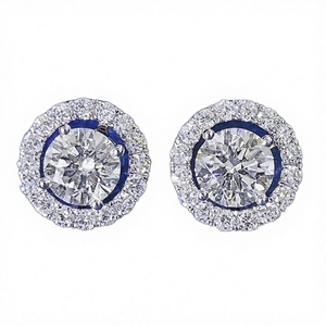 Boucles d'oreilles clous classiques RAMDUT IMPEX en or blanc tendance avec diamants de laboratoire pour femmes, idéales pour mariages ethniques, fêtes et fiançailles AU750 - Product Image 3