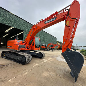 Excavadora sobre orugas Doosan DX225 de segunda mano, peso operativo de 22,5 toneladas usado - Product Image 1
