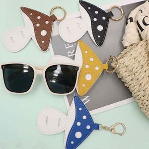 <b>Cute</b> Eyeglasses Holder PU Leather Mushroom <b>Sunglasses</b> Clip Portable Glasses Hanger for Handbags - Product Image 4
